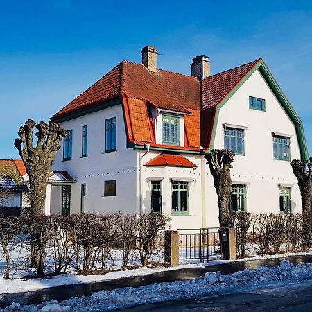 Villamilsten B&B Lidkoping Exterior photo