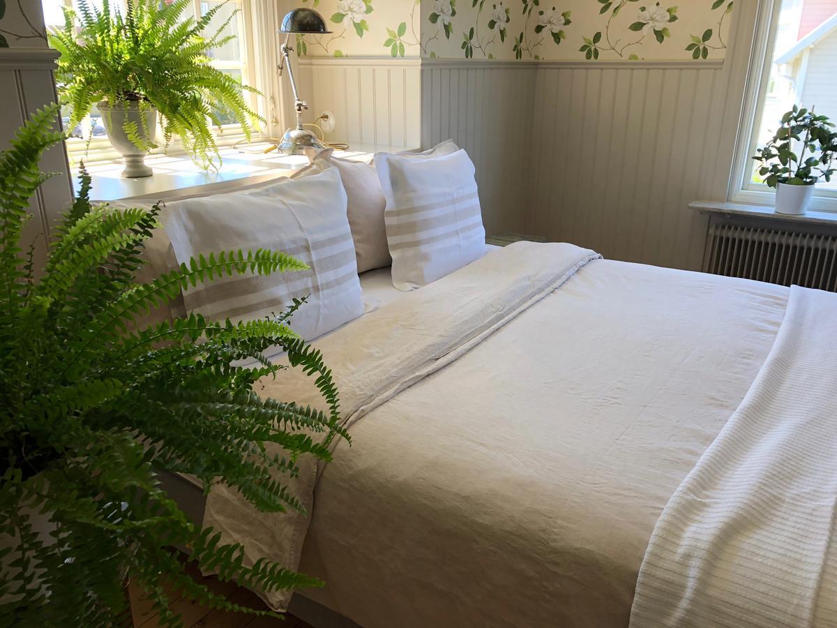 Villamilsten B&B Lidkoping Exterior photo
